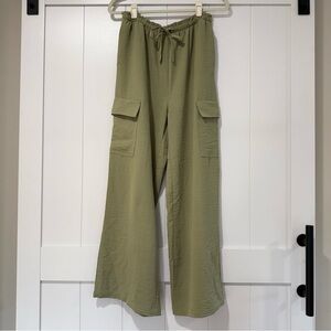 ✨ Evaless Olive Green Wide Leg Cargo Pants – Size M ✨